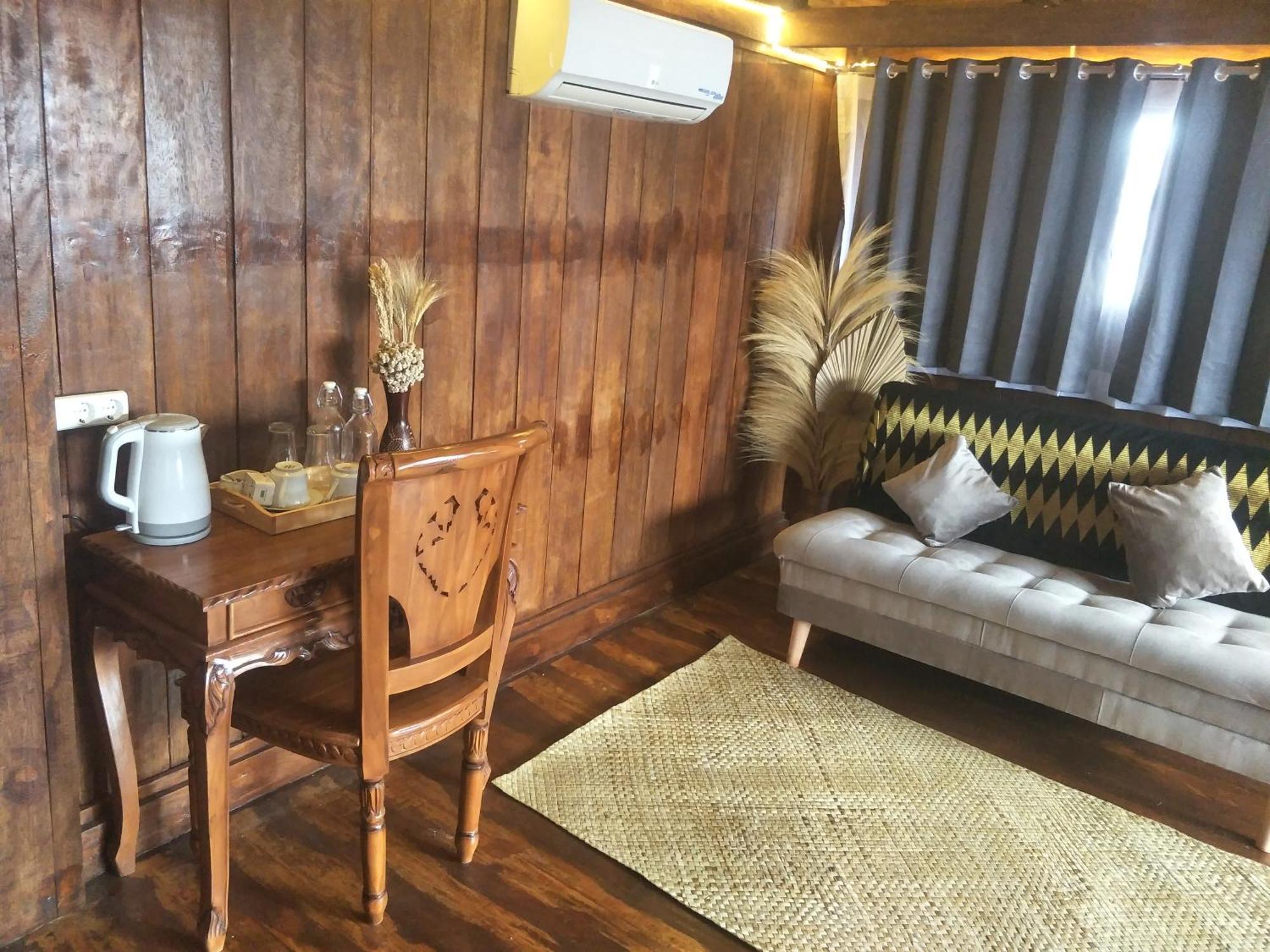 Bujak Permai Villa Matahari Lombok Ntb Praya Exterior foto
